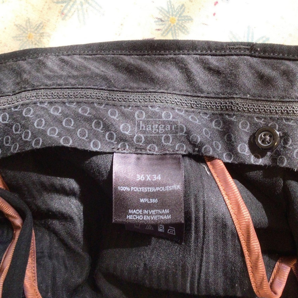 Men's Haggar Q pleat front black slacks, size 36W/34L, 100% polyester - Picture 2 of 2